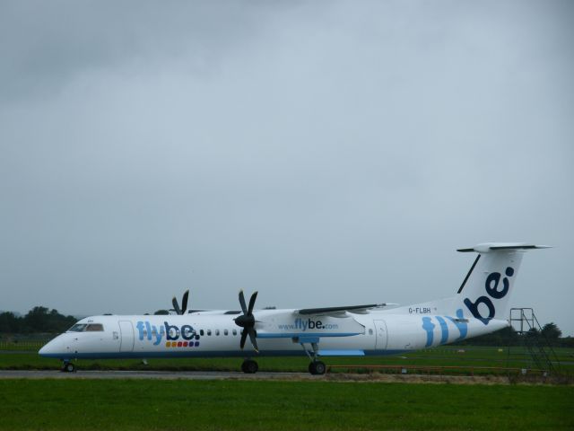 de Havilland Dash 8-400 (G-FLBH)