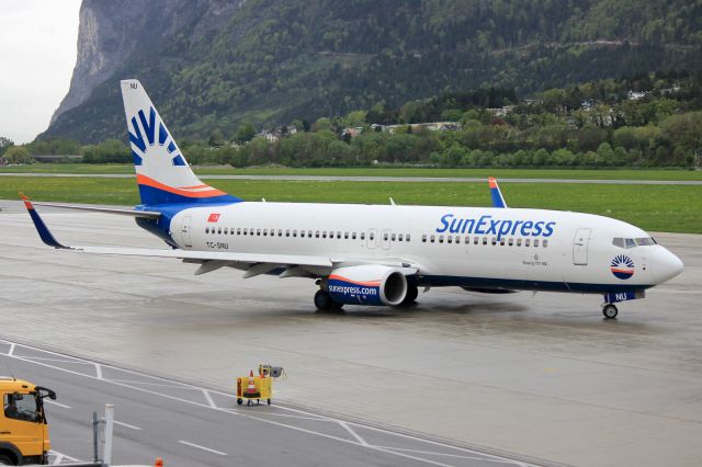 Boeing 737-800 (TC-SNU)