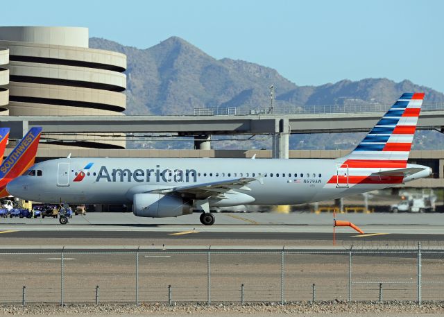 Airbus A320 (N679AW)