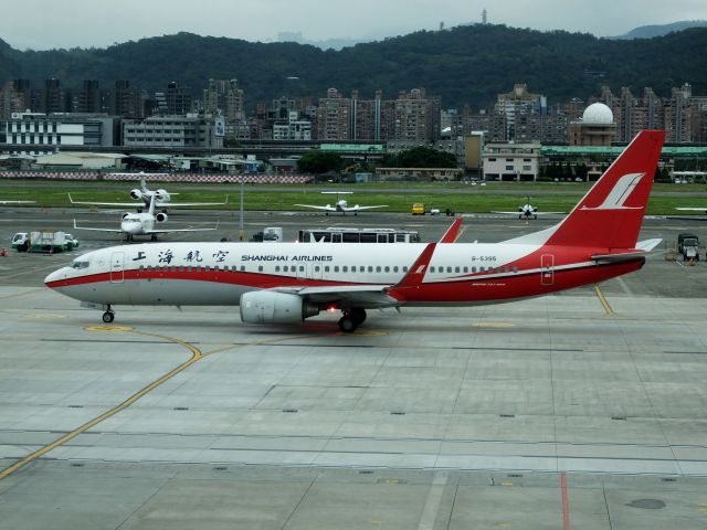 Boeing 737-800 (B-5395)