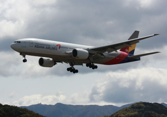 Boeing 777-200 (HL7756)