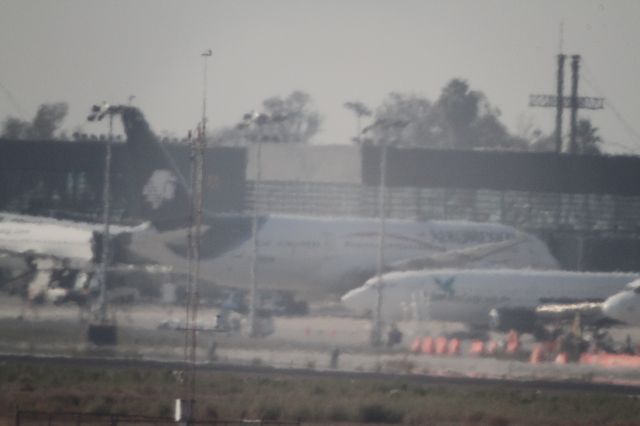 Boeing 787-8 (N966AM) - CONTACTO PUERTA 9