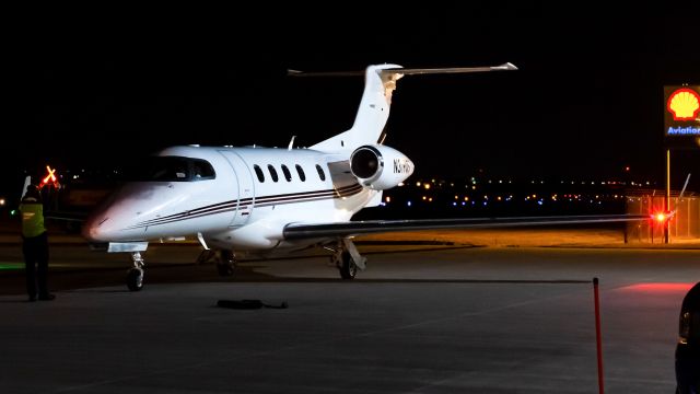 Embraer Phenom 300 (N319QS)