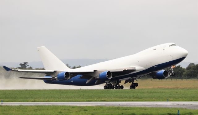 Boeing 747-400 (A6-GGP) - dubai air wing b747-412f a6-ggp dep shannon for japan with horses 29/7/20.