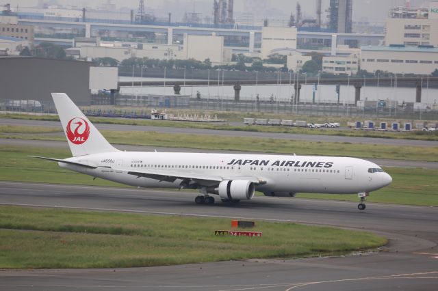 BOEING 767-300 (JA658J)