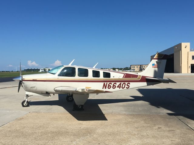 Beechcraft Bonanza (36) (NGF5512)