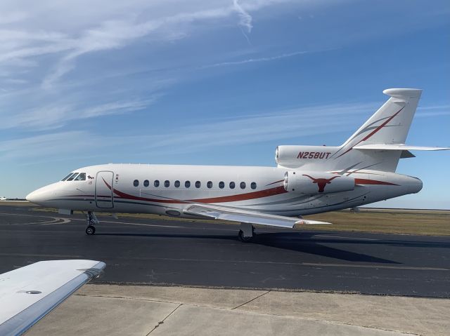 Dassault Falcon 900 (N258UT)