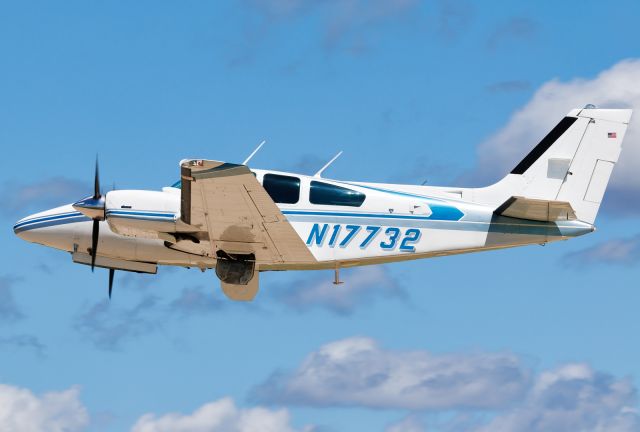 Beechcraft 55 Baron (N17732)