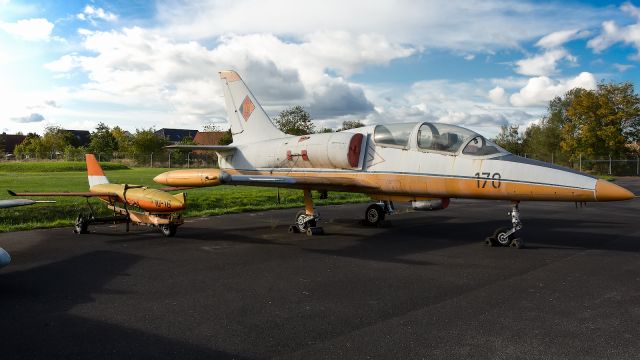 Aero L-39 Albatros (00-0170) - L-39V (170) displayed at Bundeswehr Military History Museum.