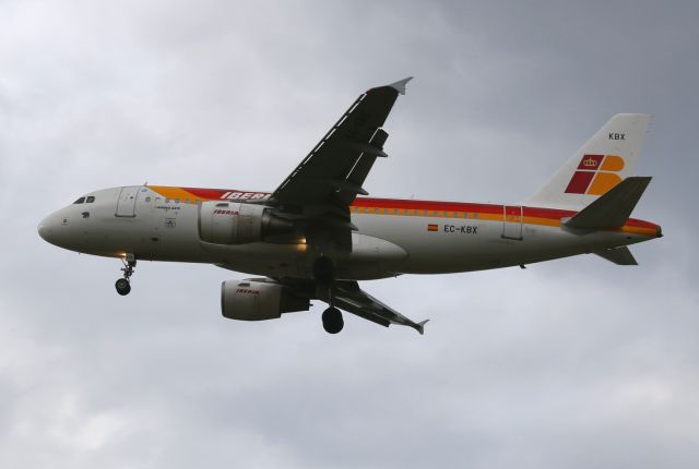 Airbus A319 (EC-KBX)