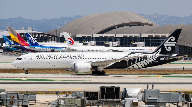 Boeing 787-9 Dreamliner (ZK-NZK)