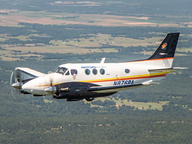 Beechcraft King Air 90 (N876PA)