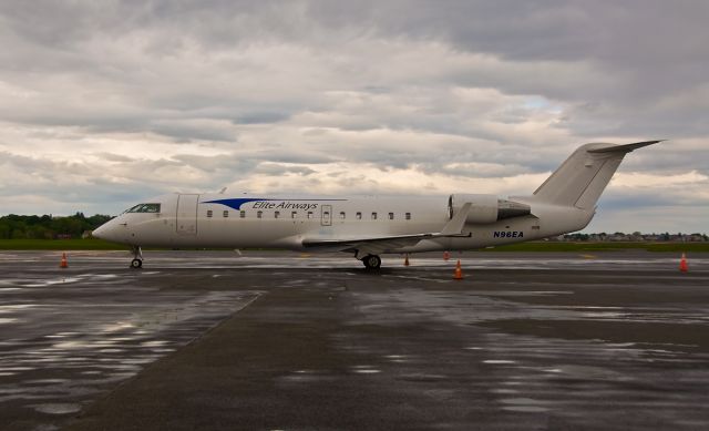 Canadair Regional Jet CRJ-200 (N96EA) - Dont let the sun go down on me ! 2nd ever upload ever of N96EA on FlightAware.Com 08/14/2014