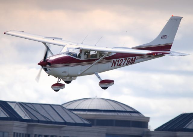 Cessna Skylane (N1279M) - Great photo by Paul Gordon