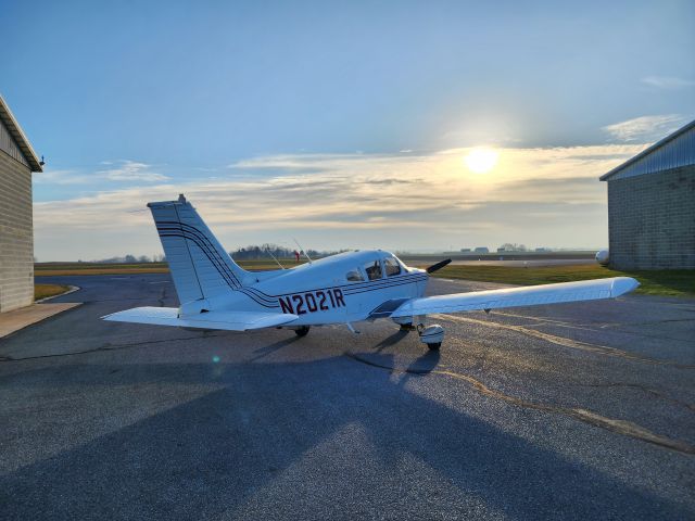 Piper Cherokee (N2021R)