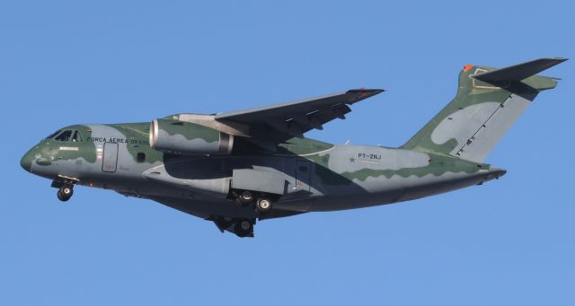 EMBRAER KC-390 (PT-ZNJ) - Embraer KC-390 (PT-ZNJ) of the Força Aérea Brasileira on short final for Runway 32 at YOW on 8 Mar 25.