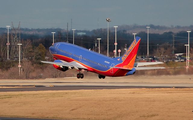 N339SW — - 737-3H4 departing 02 Left at Nashville