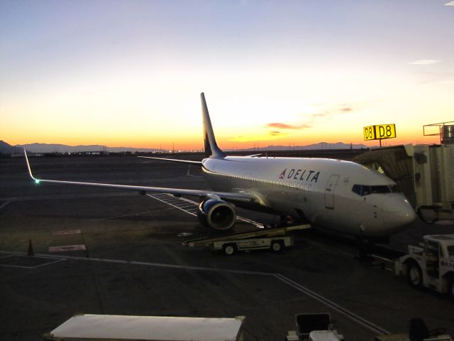 Boeing 737-800 (N399DA)