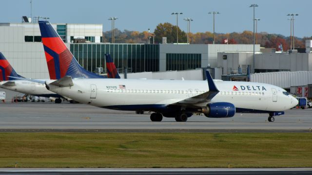 Boeing 737-800 (N3741S) - 11/11/21