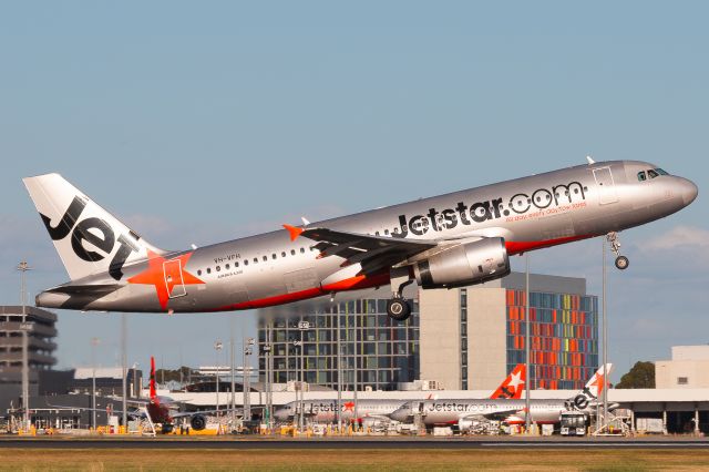 Airbus A320 (VH-VFH) - VFH blasts out of Melbourne. Her beautiful silver metallic really stands out in the golden hour!
