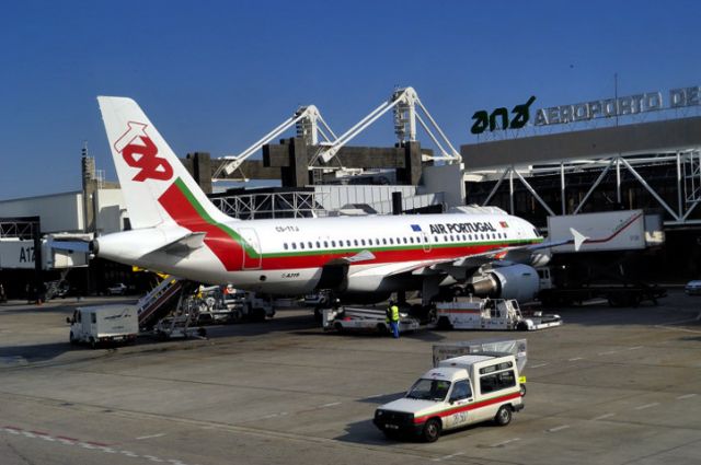 Airbus A319 (CS-TTJ) - Eusebio, none else...