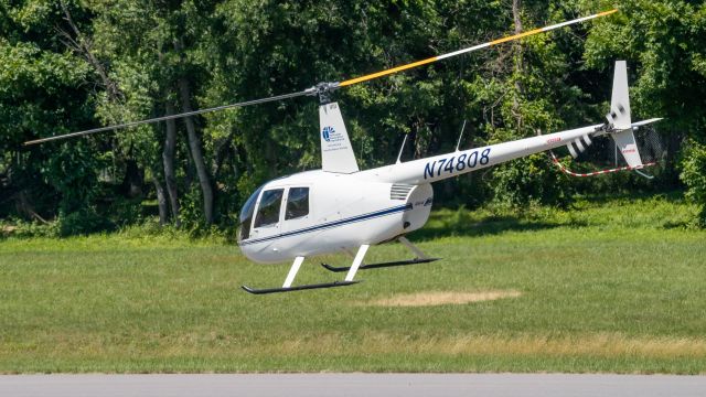 Robinson R-44 (N74808) - N74808 turning onto College Park Airport's runway 33 for a flight to Annapolis 