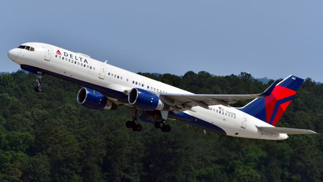 Boeing 757-200 (N665DN) - Delta Airlines Boeing 757-200 (N665DN) departs KRDU Rwy 23R on 6/6/2021 at 10:15 am.