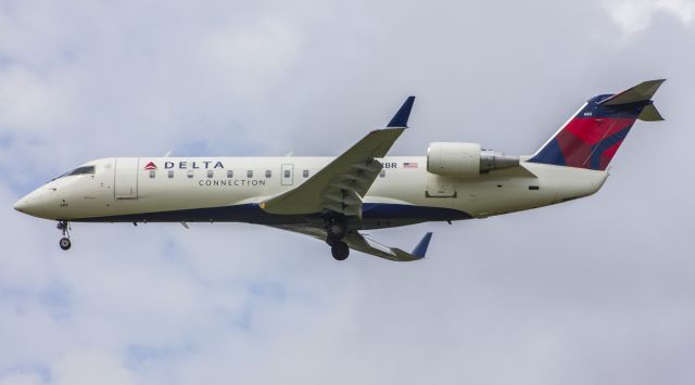 Canadair Regional Jet CRJ-200 (N682BR) - Small Jet!