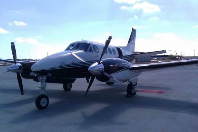 Beechcraft King Air 90 (N70FE)