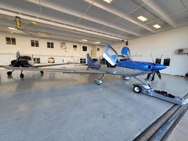 Cirrus SR-22 (N88DZ)