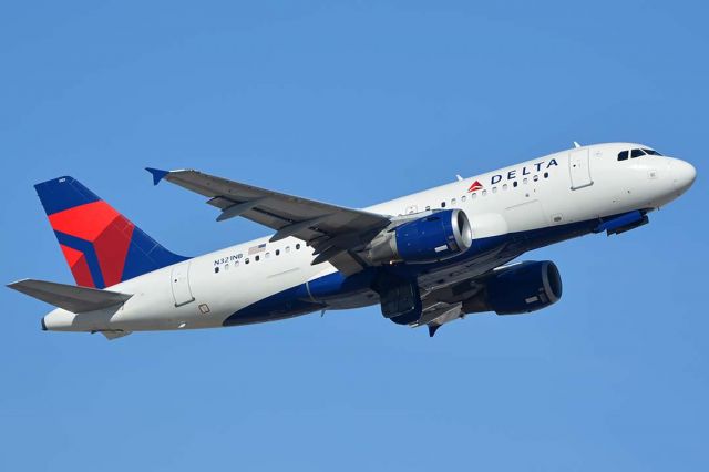 Airbus A319 (N321NB) - Delta Airbus A319-114 N321NB at Phoenix Sky Harbor on January 19, 2018.