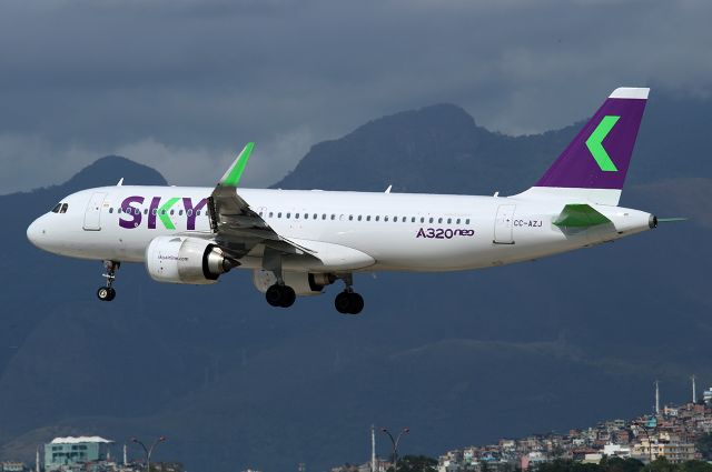 Airbus A320 (CC-AZJ)