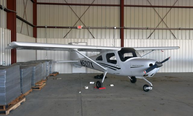 Cessna Skycatcher (N5217X) - Cessna 162 Skycatcher N5217X in Xenia Greene County Airport