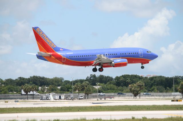 BOEING 737-300 (N515SW)