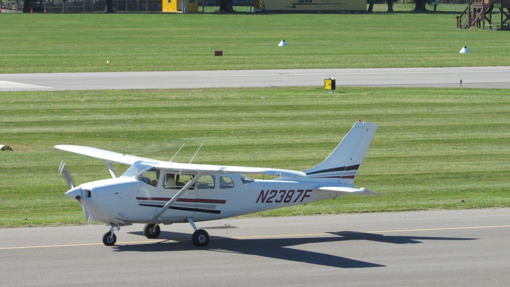 Cessna Centurion (N2387F)