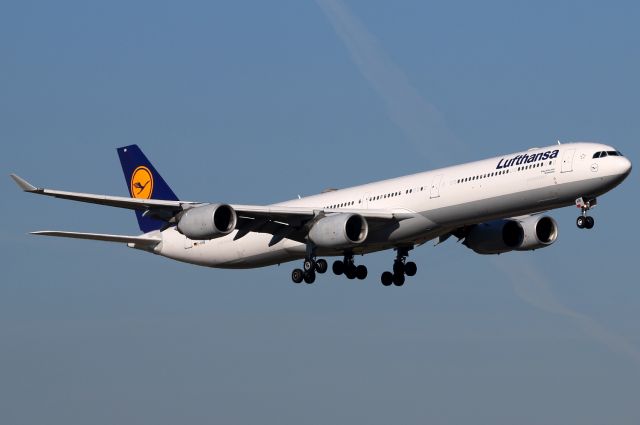 Airbus A340-600 (D-AIHB)