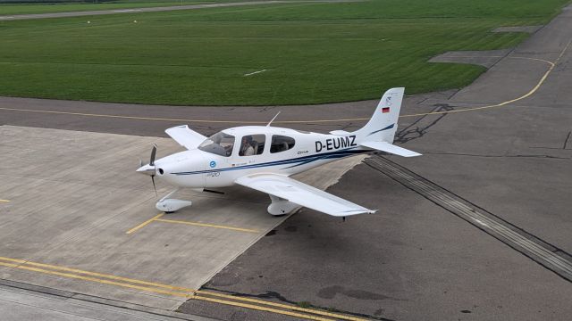 Cirrus SR-20 (D-EUMZ)