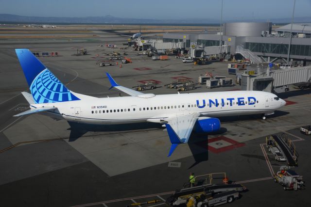Boeing 737-900 (N39461)