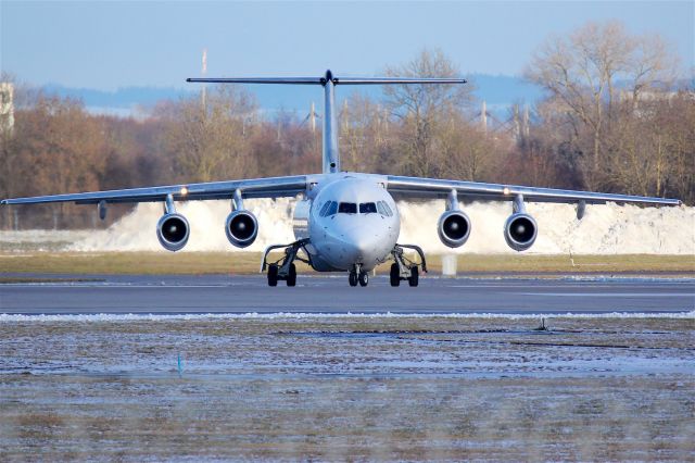 de Havilland Dash 8-400 (HB-IYU)