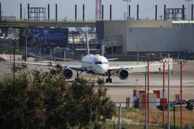 Boeing 757-200 (N541US)