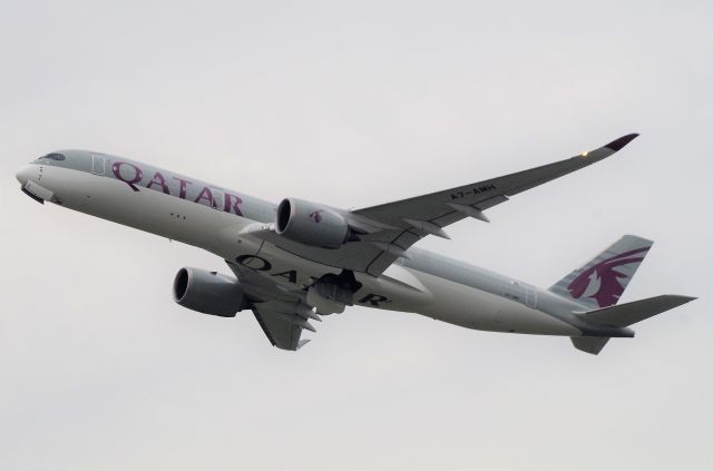 Airbus A350-900 (A7-AMH)