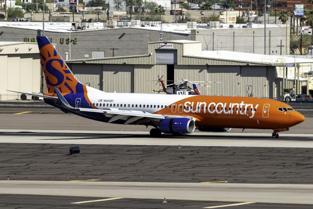 Boeing 737-800 (N849SY)
