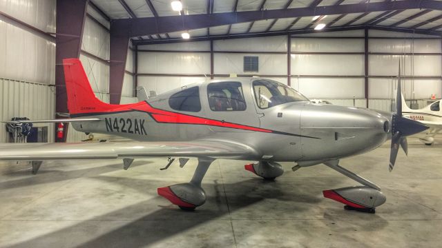 Cirrus SR-22 (N422AK)