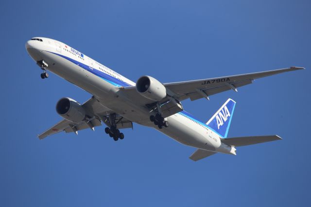 BOEING 777-300ER (JA790A)