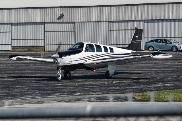 Beechcraft 35 Bonanza —