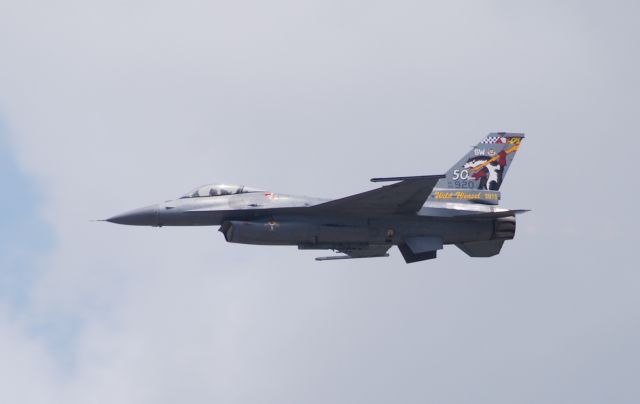 Lockheed F-16 Fighting Falcon —
