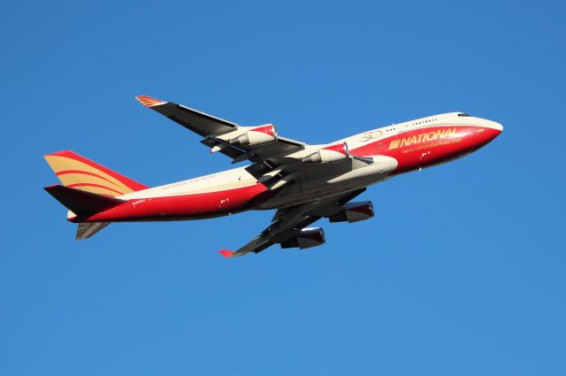 Boeing 747-400 (N936CA)