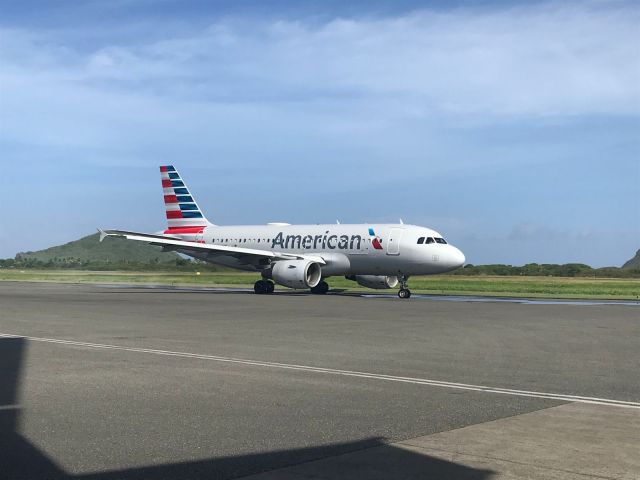 Airbus A319 (N716UW)