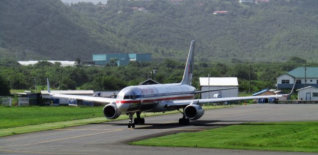 Boeing 757-200 (N678AN)