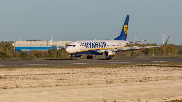 Boeing 737-700 (EI-EKI)